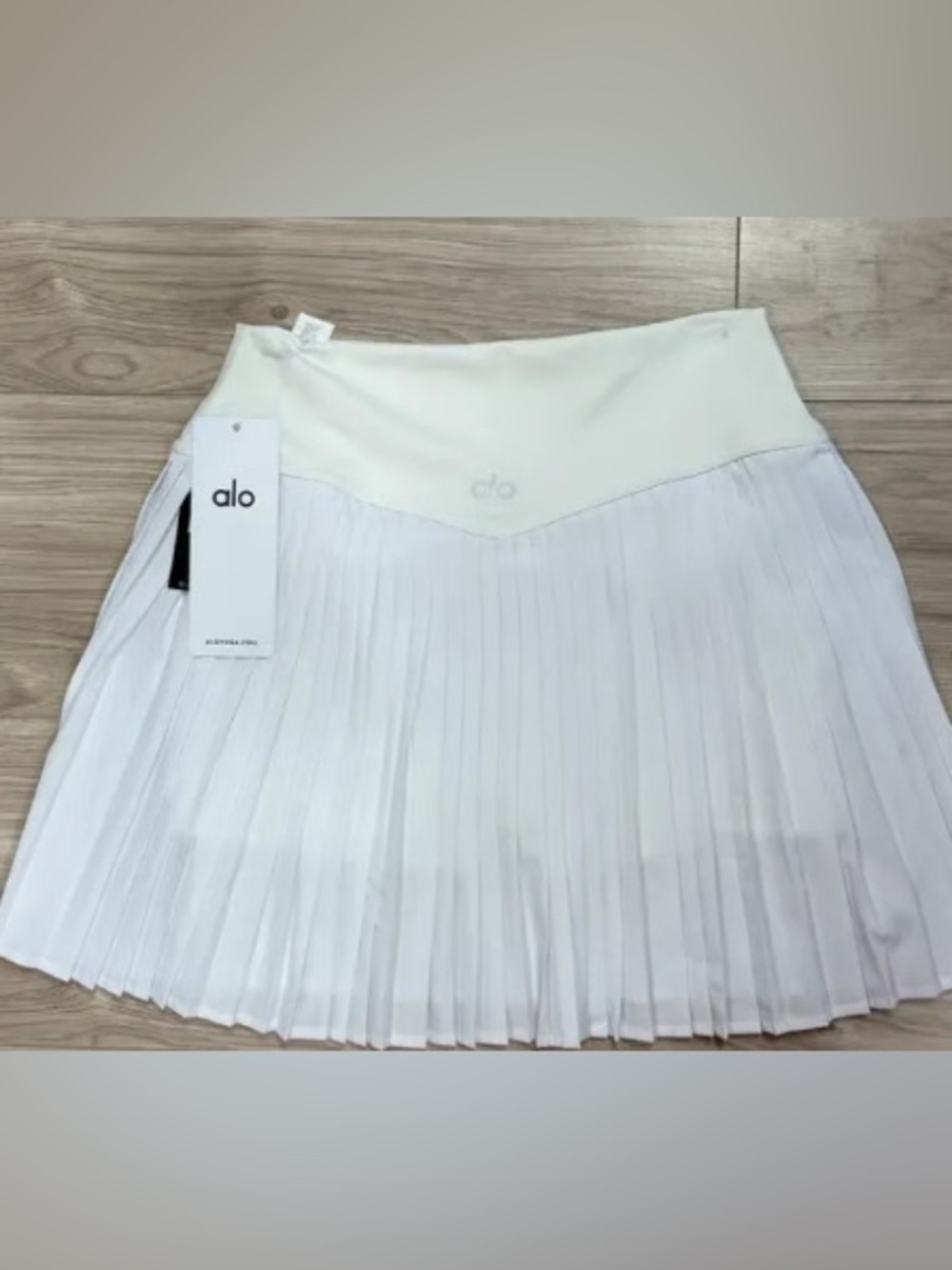 Alo White Pleated Women's Skirt
